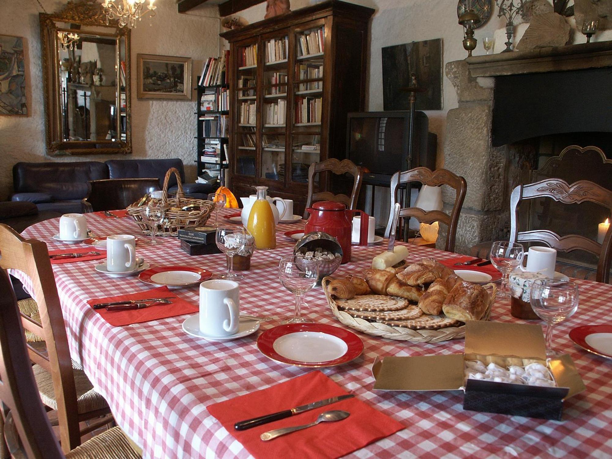 Bed and Breakfast Ecuries Sainte Croix Carcassonne Exterior foto
